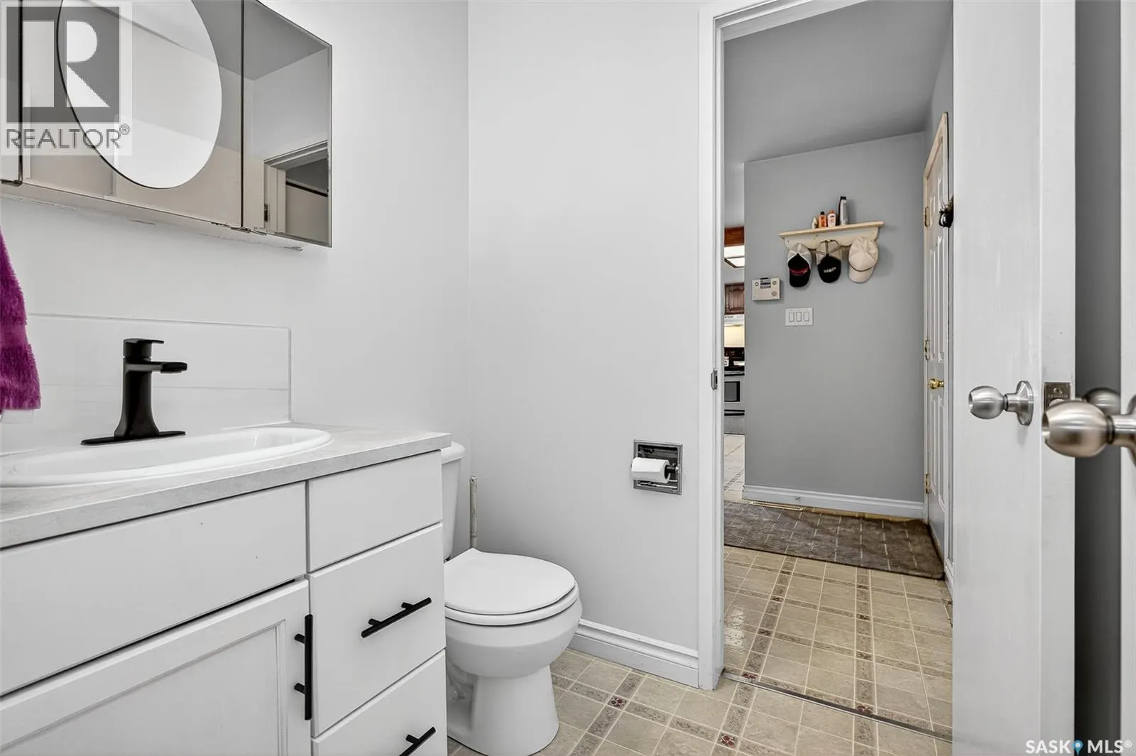 1345 Queen CRESCENT