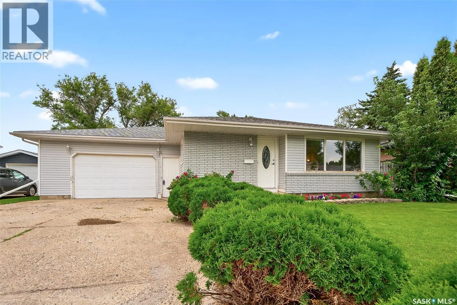 1345 Queen CRESCENT