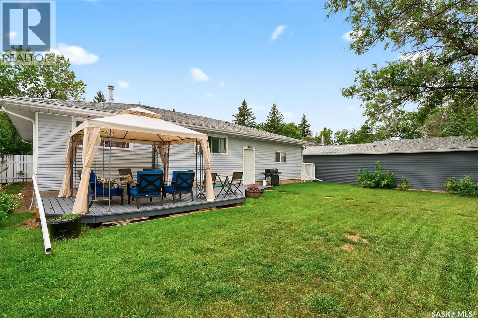 1345 Queen CRESCENT