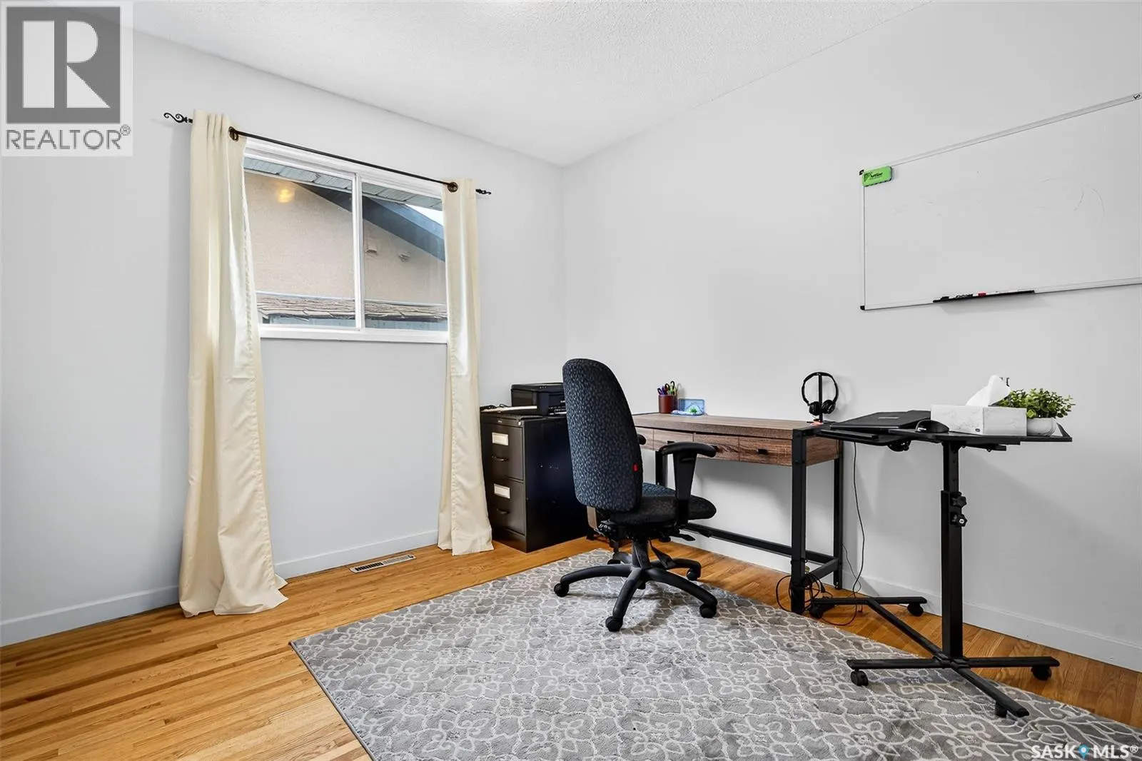 1345 Queen CRESCENT