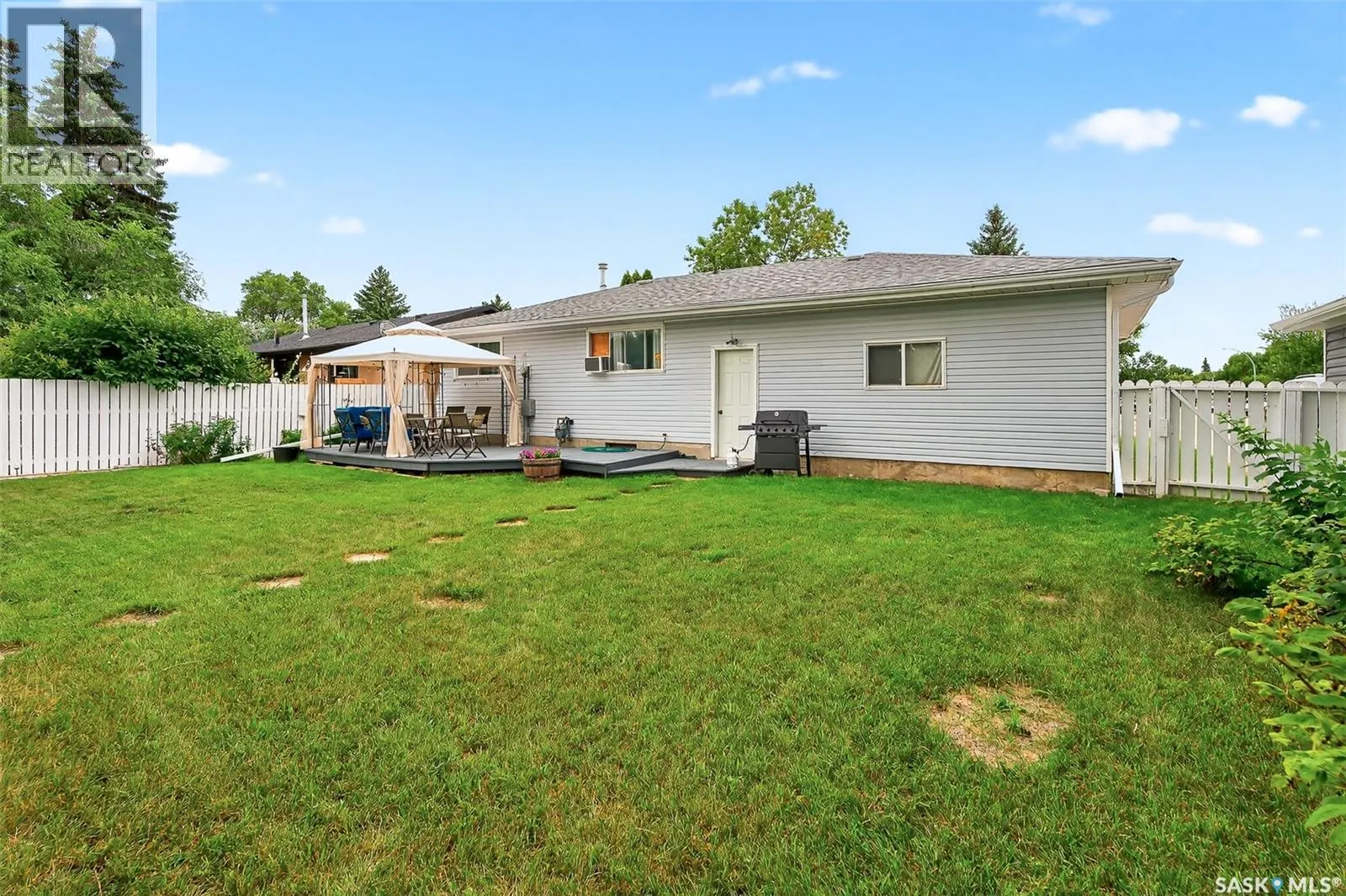 1345 Queen CRESCENT