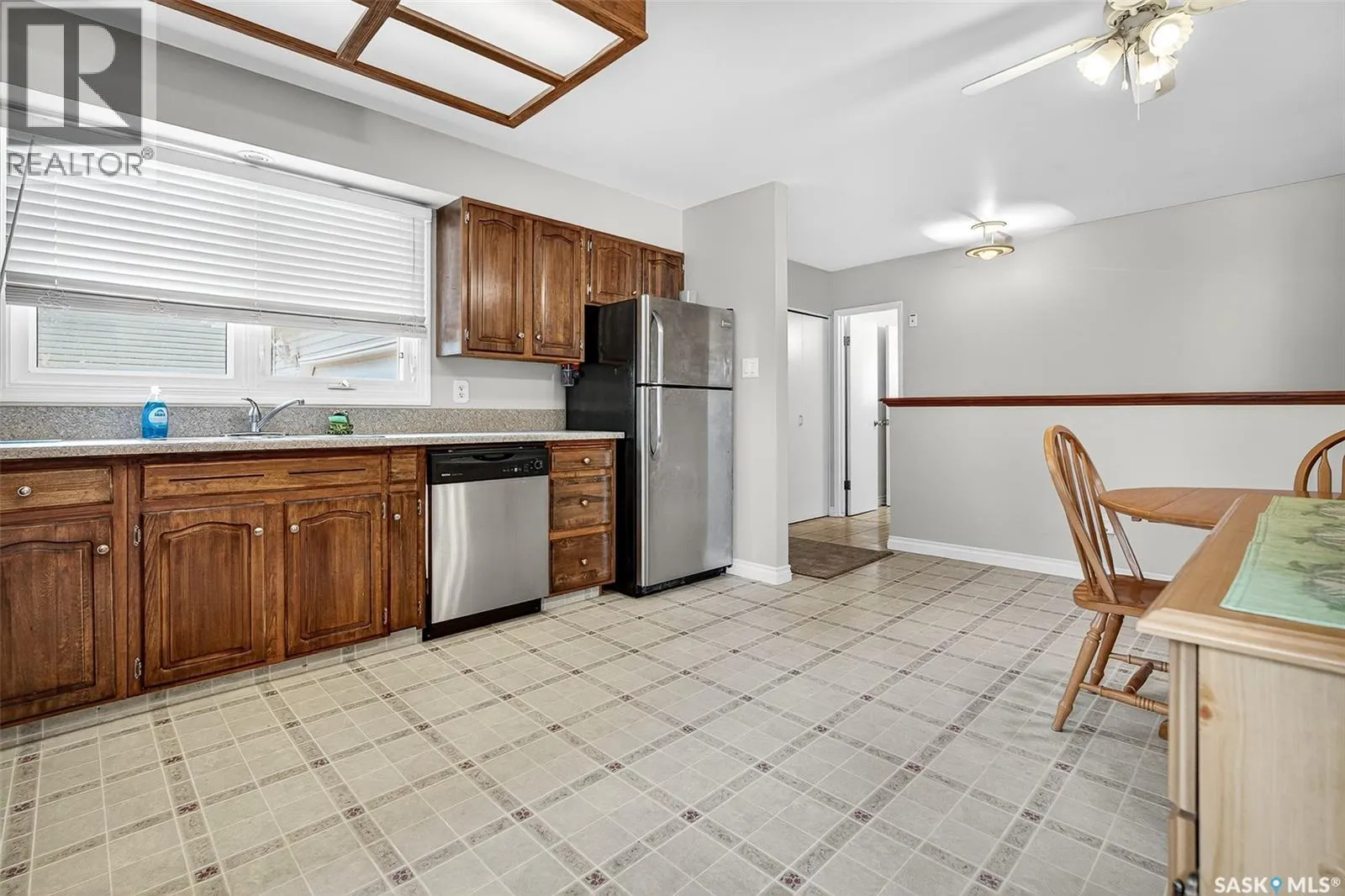1345 Queen CRESCENT