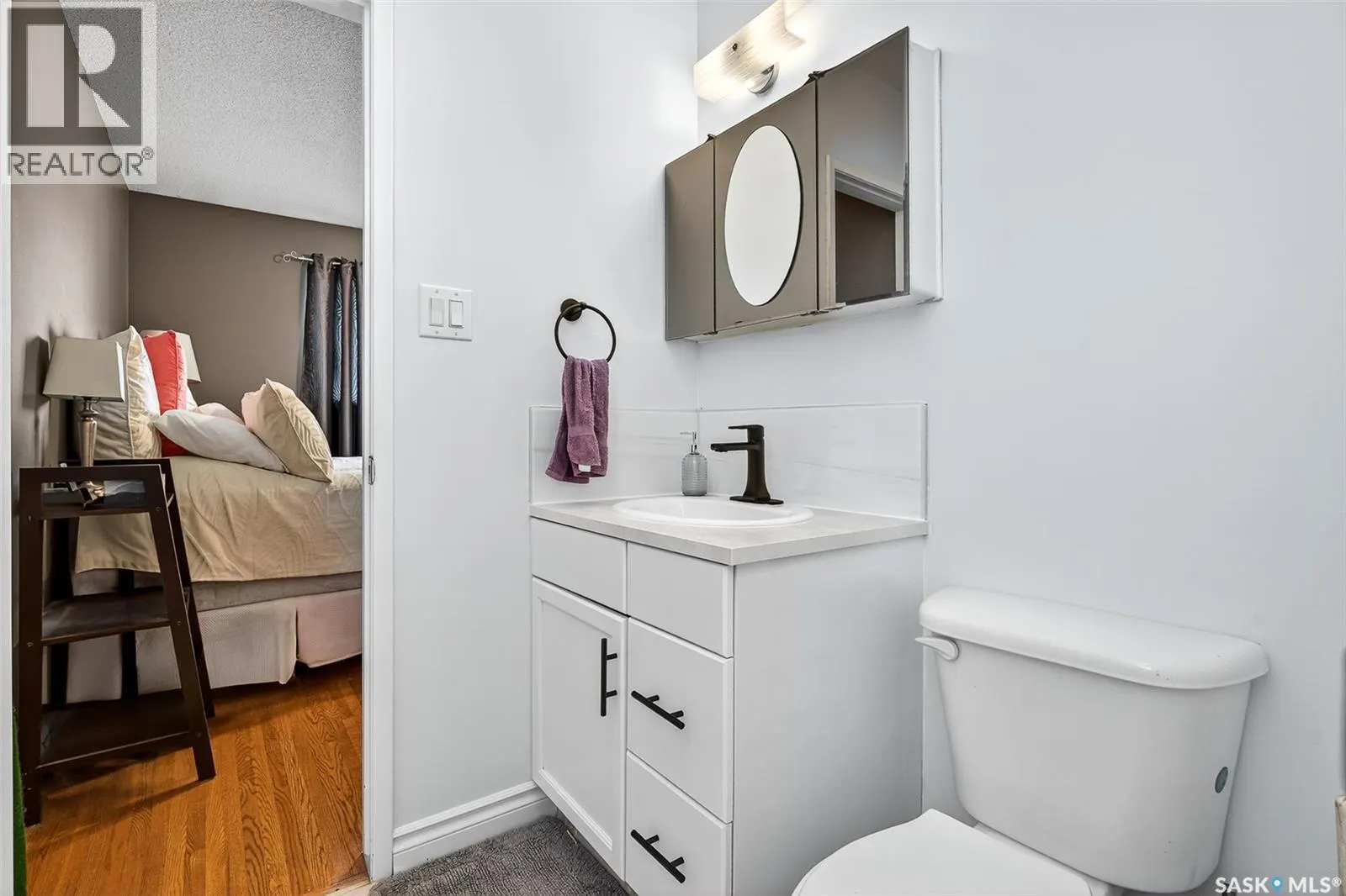 1345 Queen CRESCENT