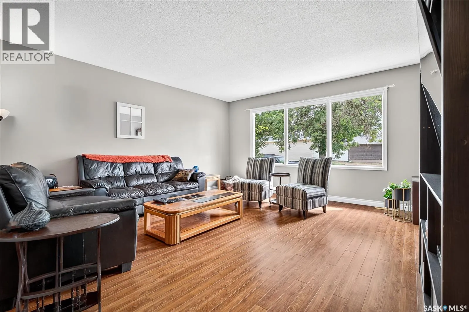 1345 Queen CRESCENT