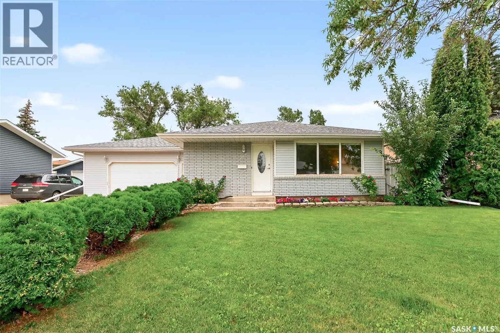 1345 Queen CRESCENT