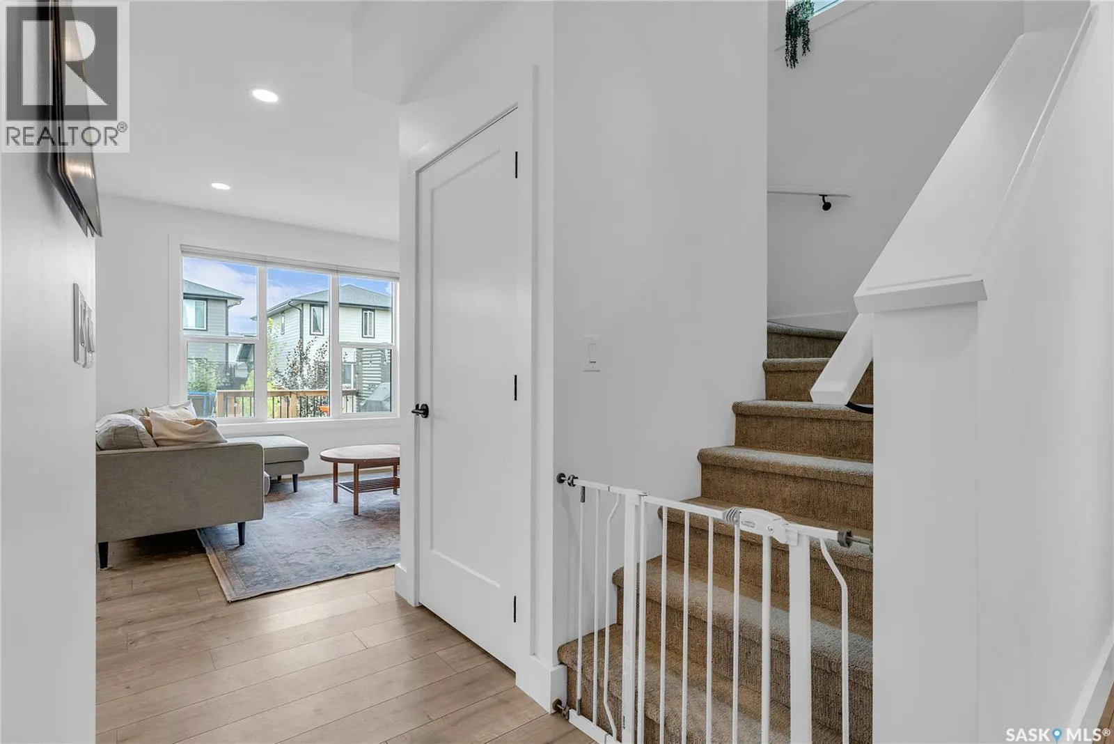 328 Olson LANE E