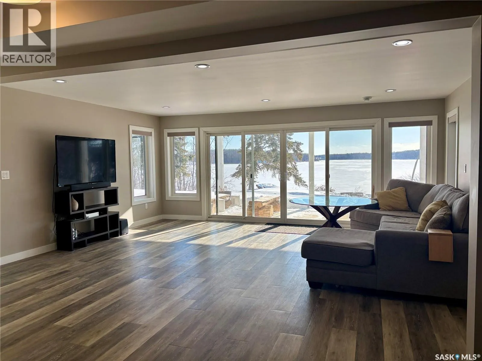 14 Crescent Bay ROAD