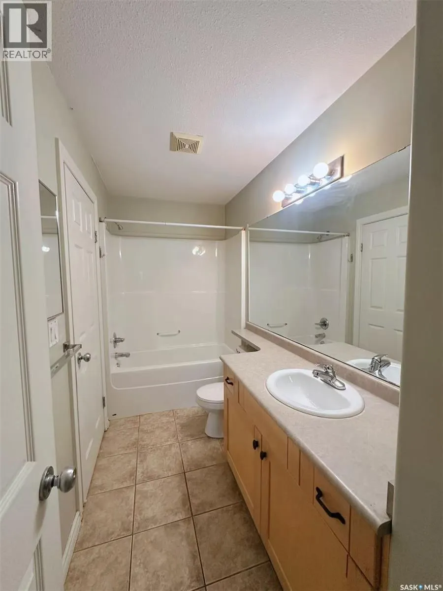 32 127 Banyan CRESCENT
