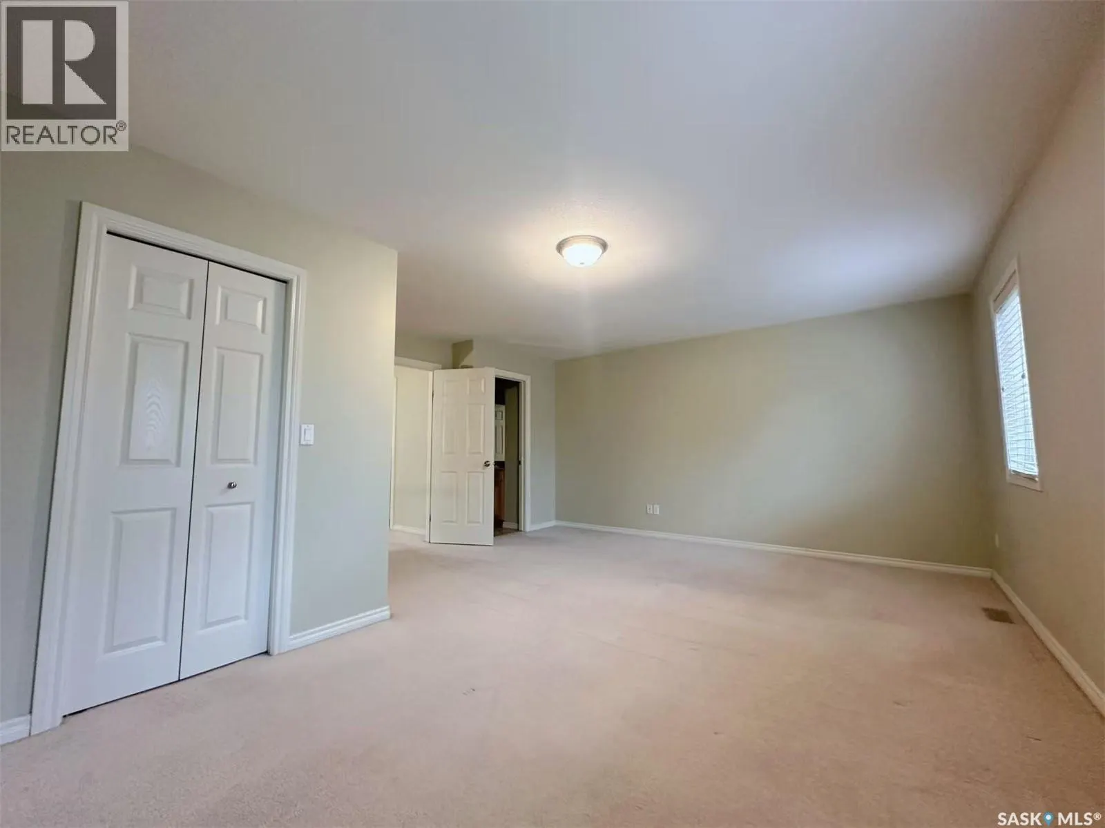 32 127 Banyan CRESCENT