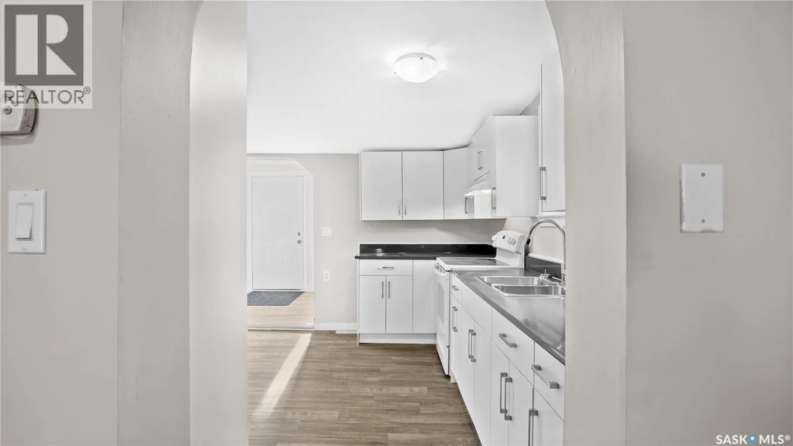 113 109th STREET E