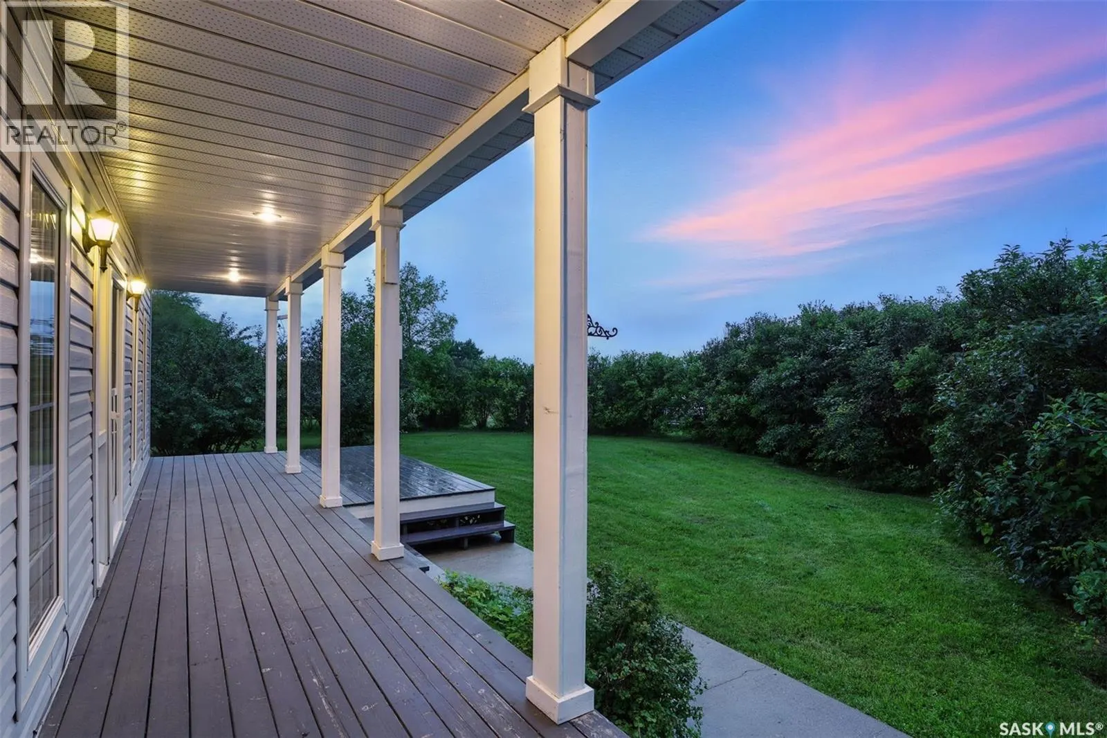 Mackenzie Dyck Acreage