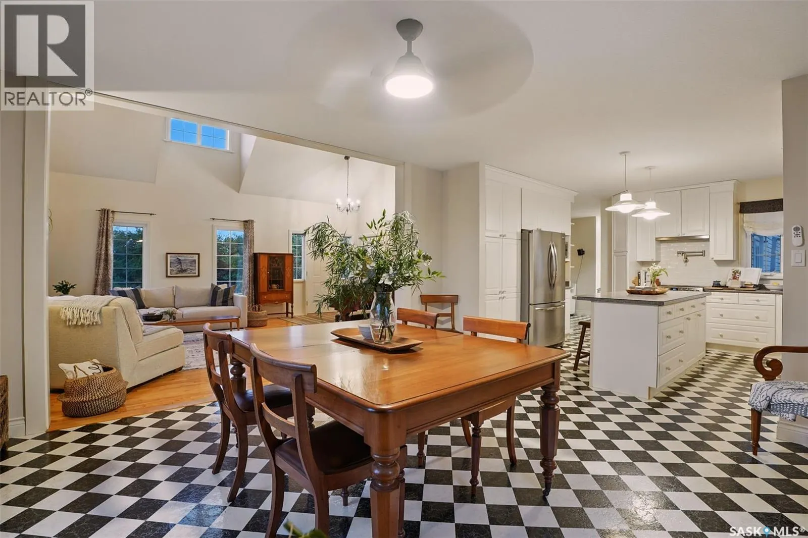Mackenzie Dyck Acreage
