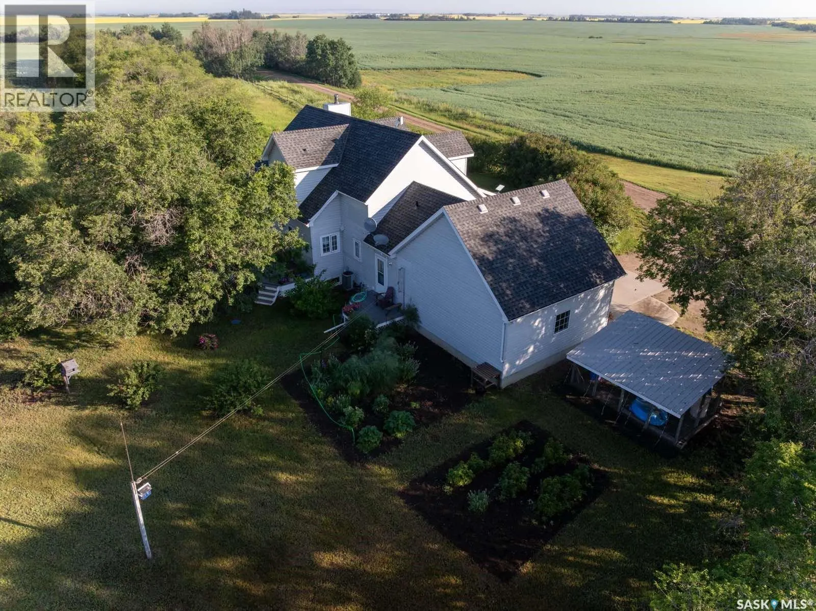 Mackenzie Dyck Acreage