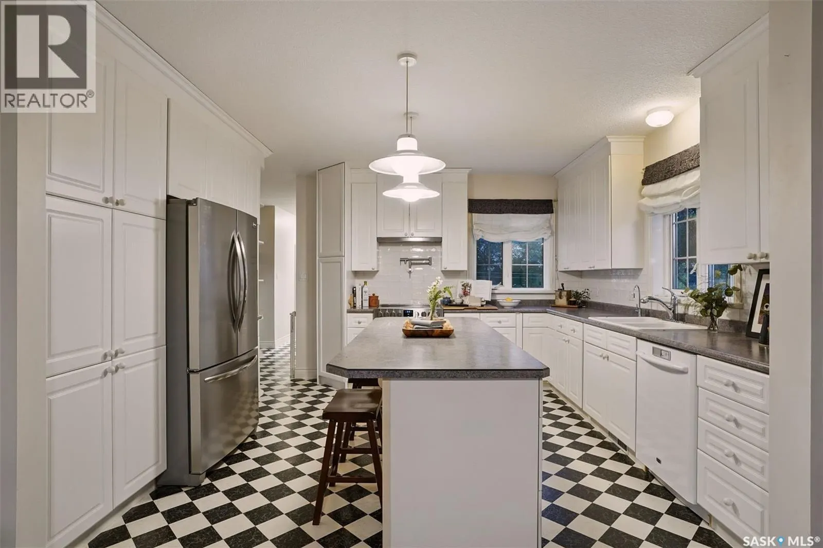 Mackenzie Dyck Acreage