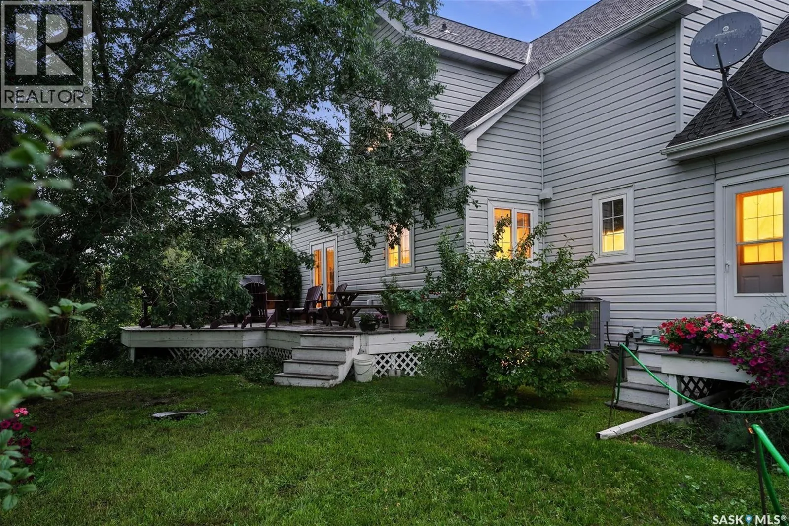 Mackenzie Dyck Acreage
