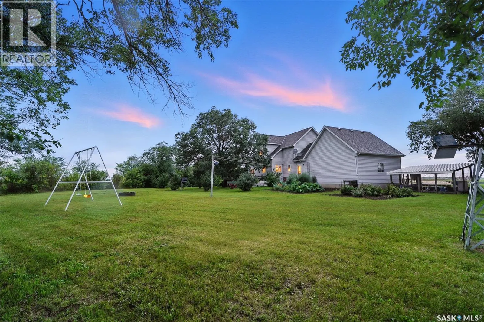 Mackenzie Dyck Acreage