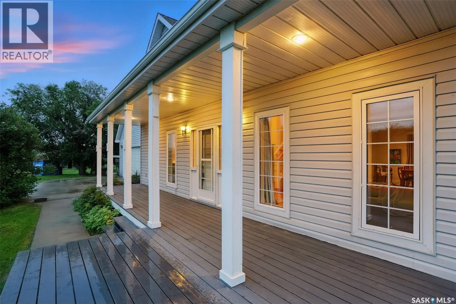 Mackenzie Dyck Acreage