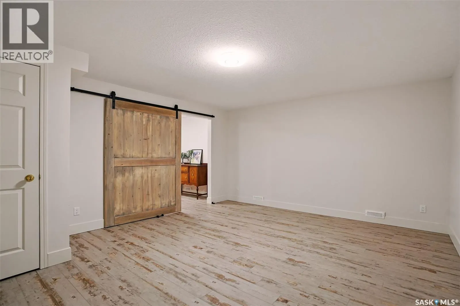 Mackenzie Dyck Acreage