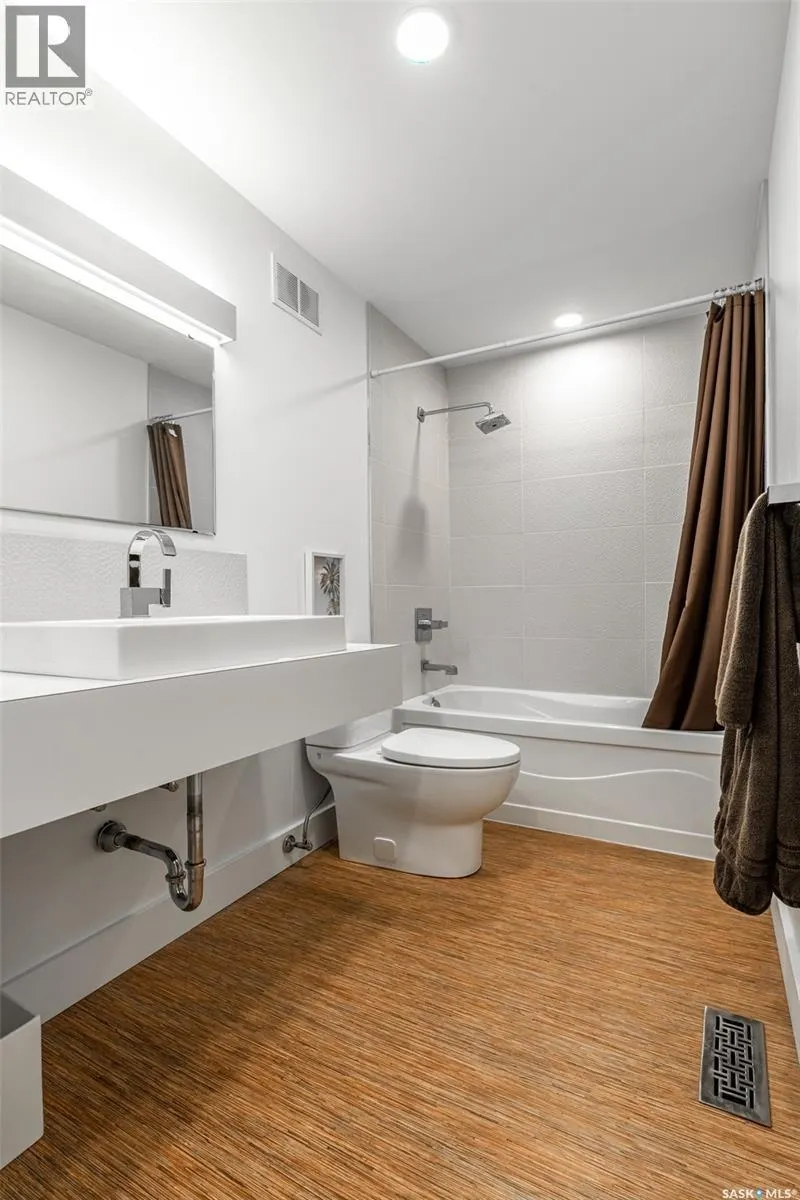 1150 Spadina CRESCENT E