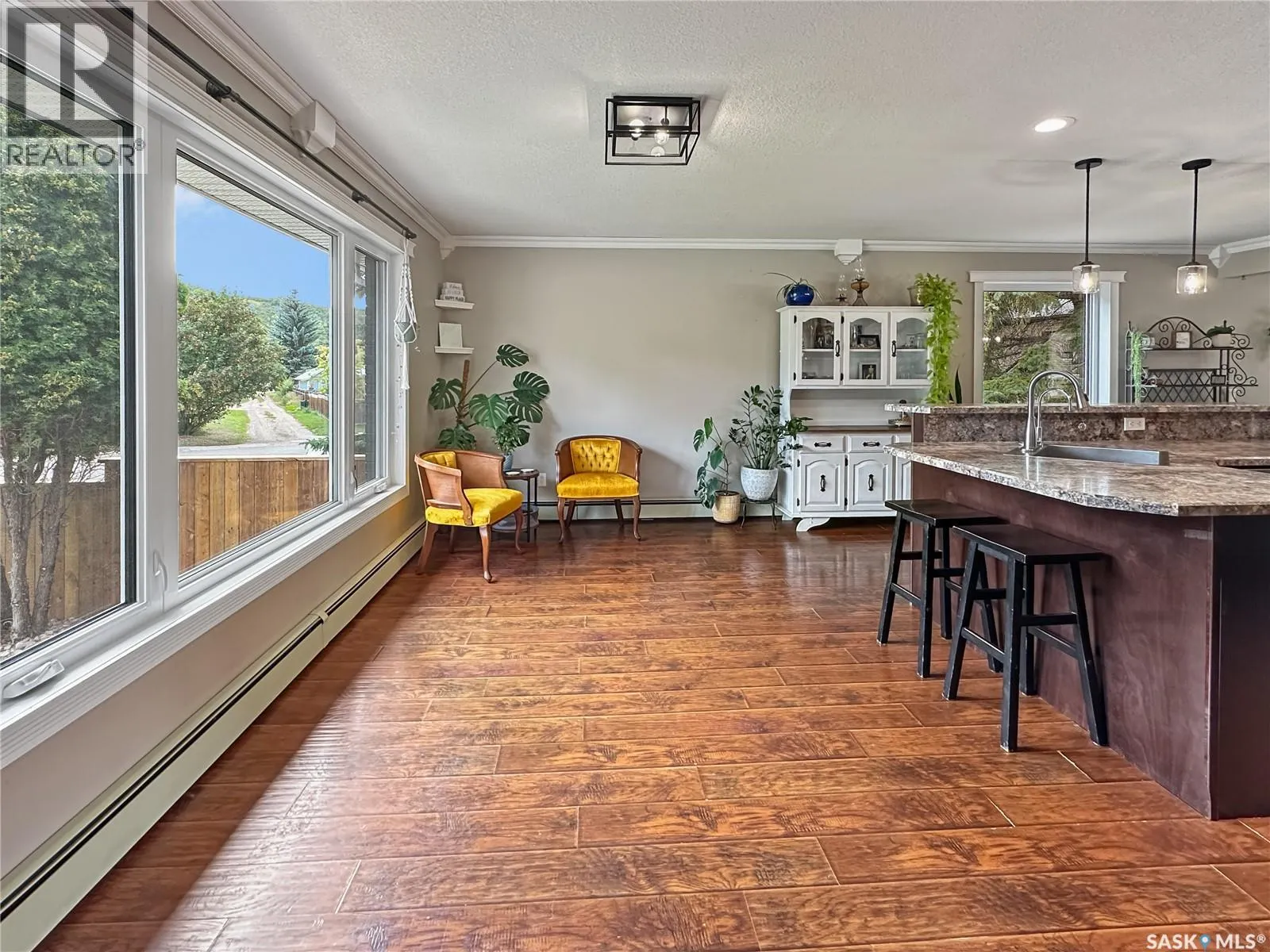 214 Lake AVENUE
