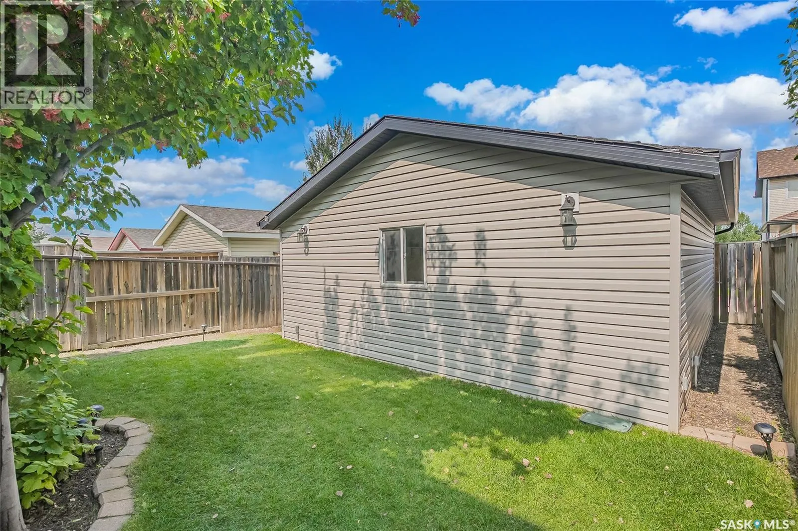 335 Lynd LANE