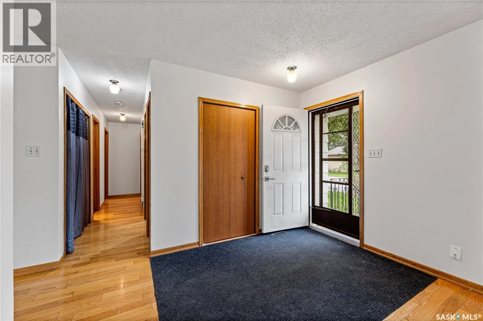206 Postnikoff CRESCENT