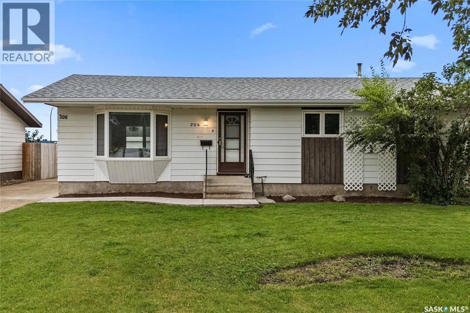 206 Postnikoff CRESCENT