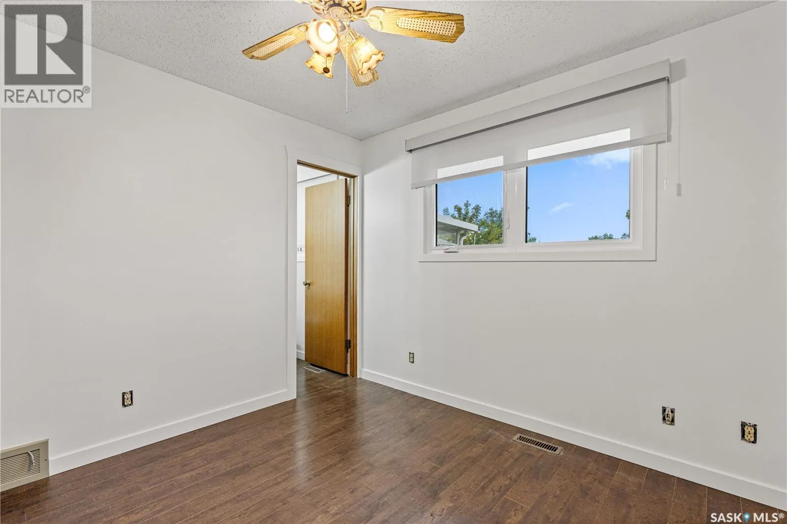 206 Postnikoff CRESCENT