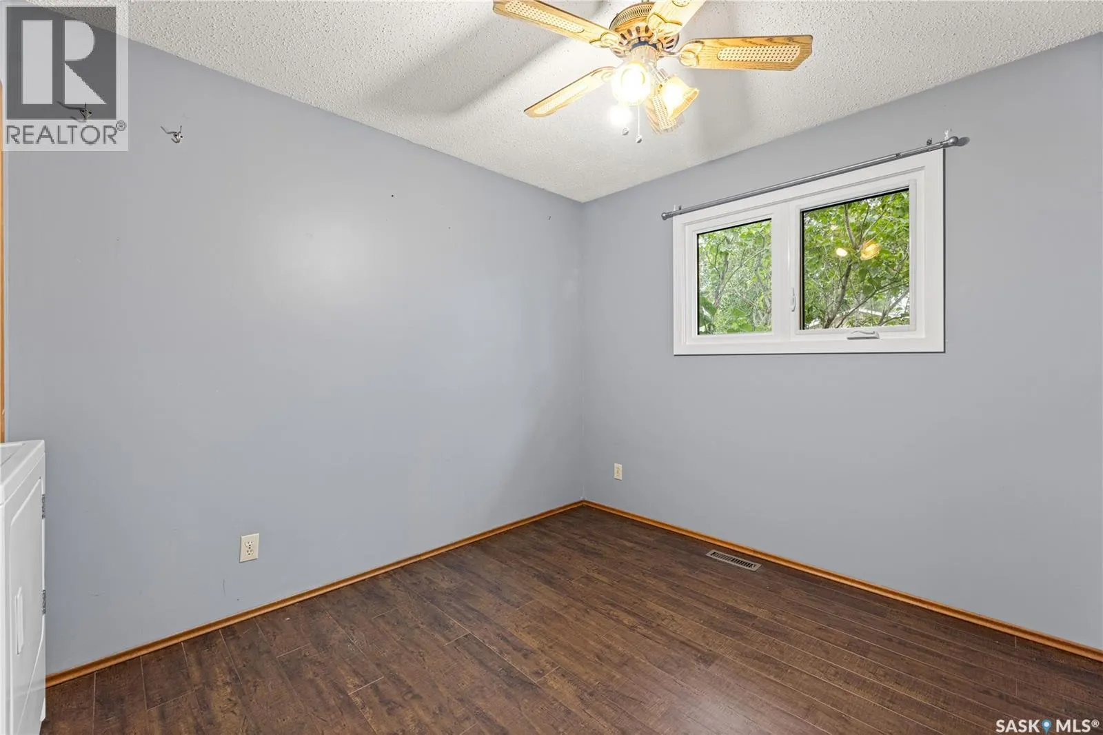 206 Postnikoff CRESCENT