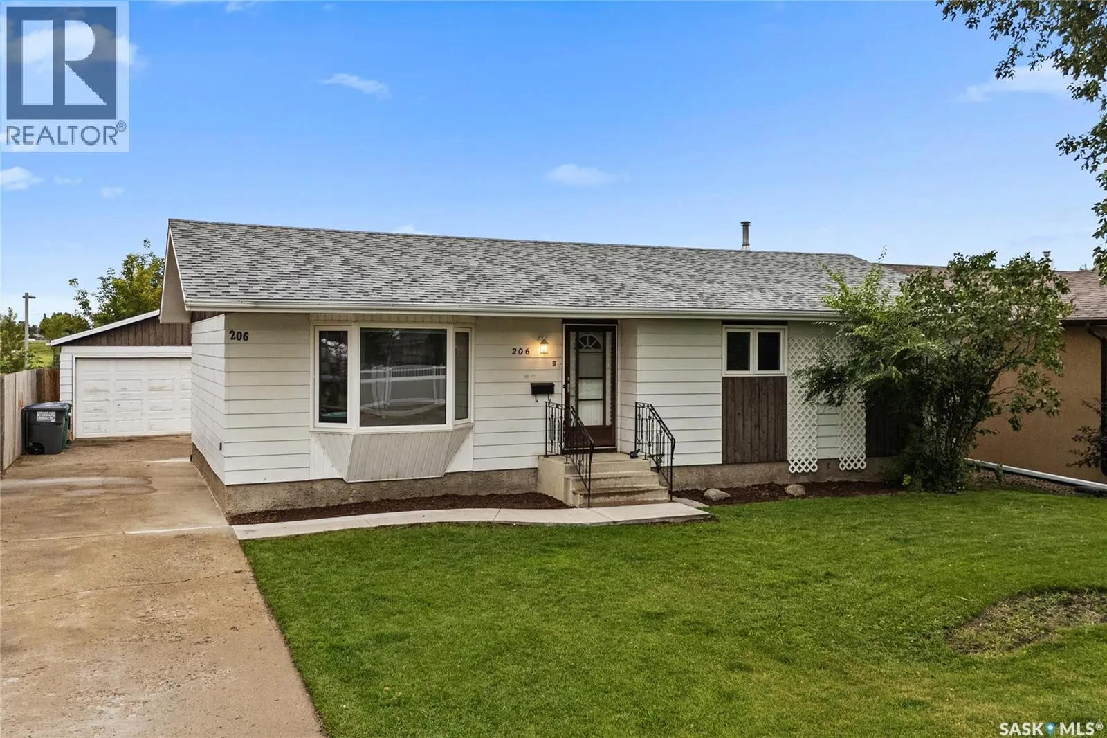 206 Postnikoff CRESCENT