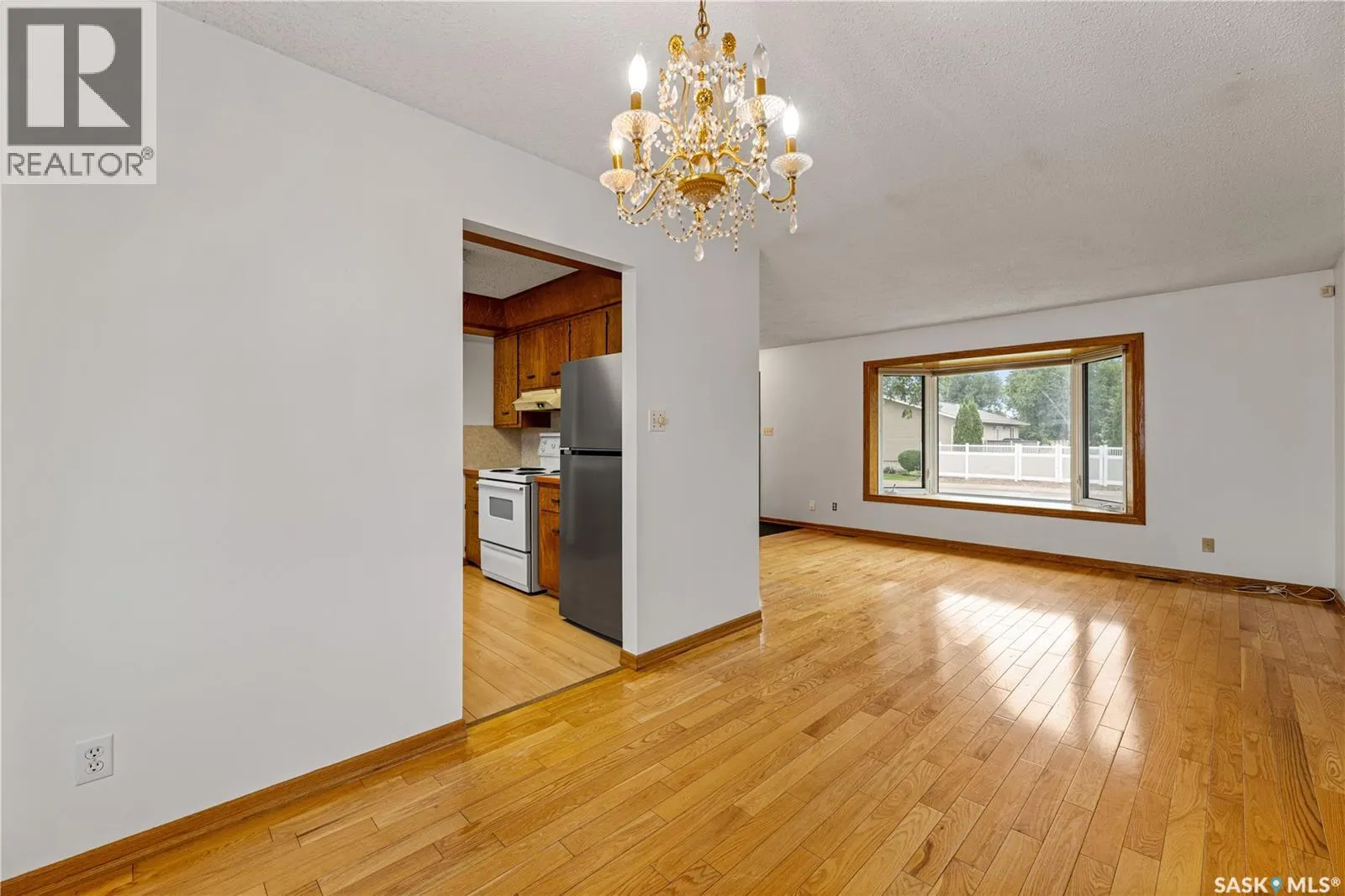 206 Postnikoff CRESCENT