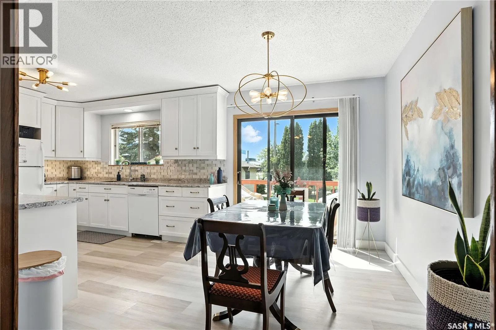 243 25th STREET W