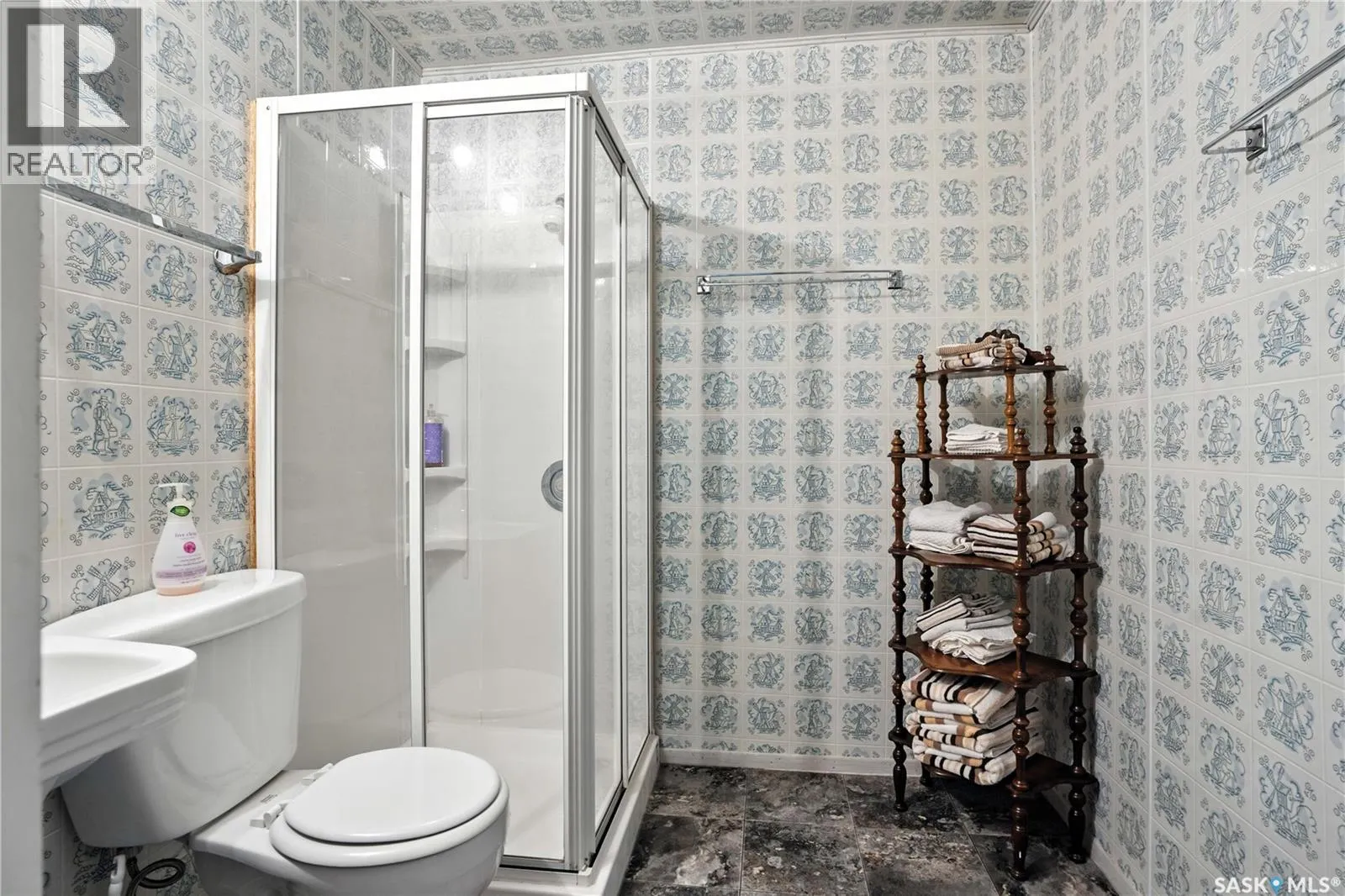 243 25th STREET W