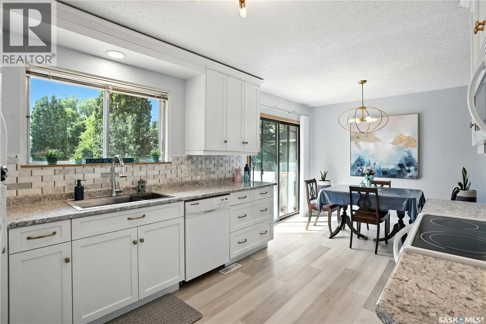 243 25th STREET W