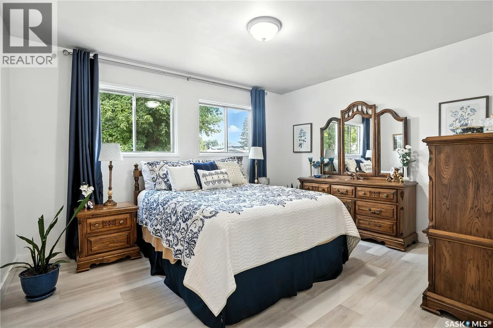 243 25th STREET W
