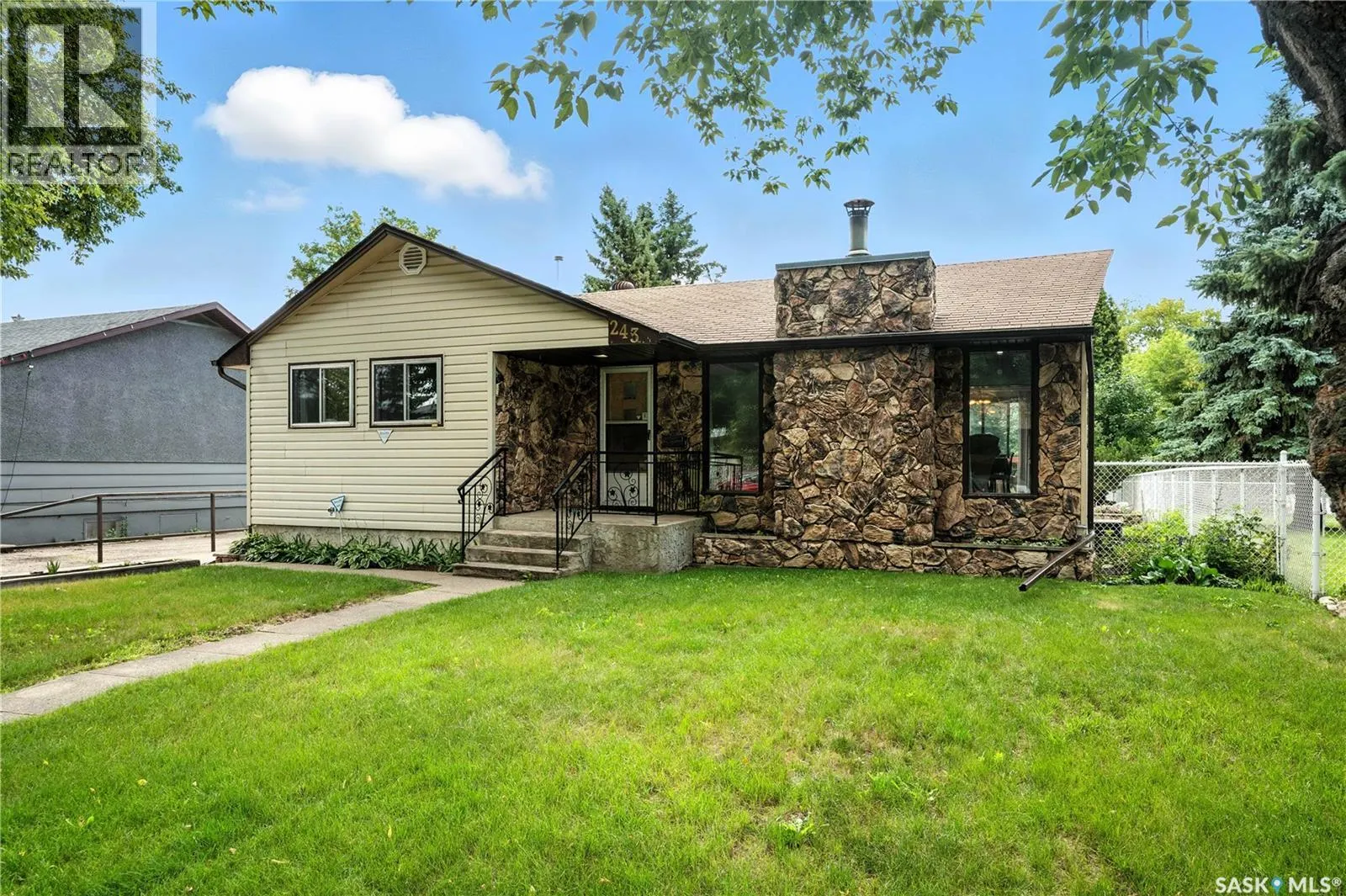 243 25th STREET W