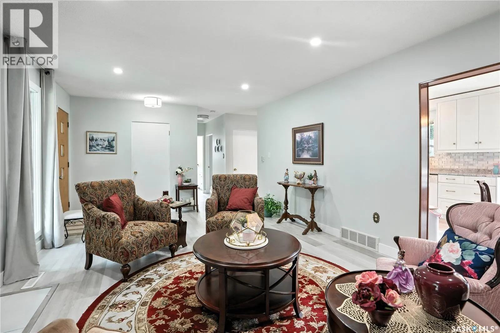 243 25th STREET W