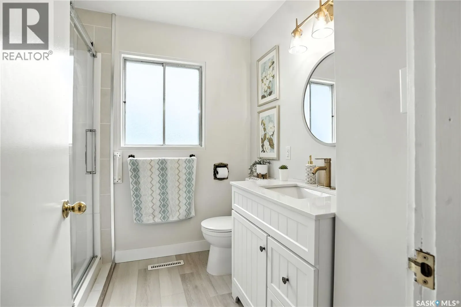 243 25th STREET W
