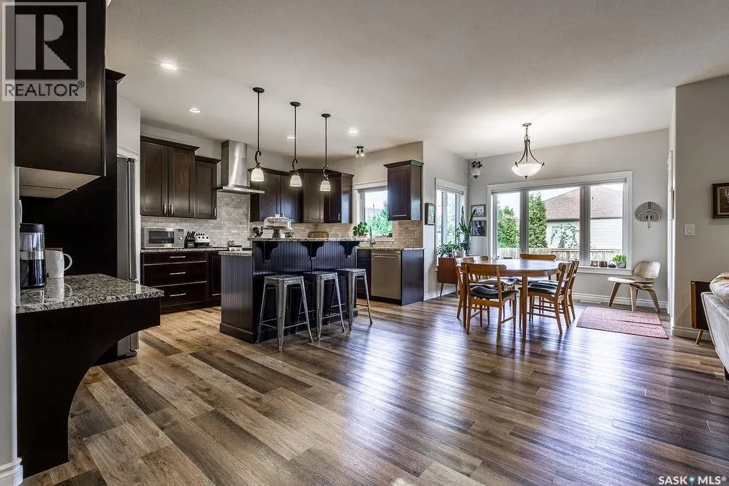 218 Fleming CRESCENT