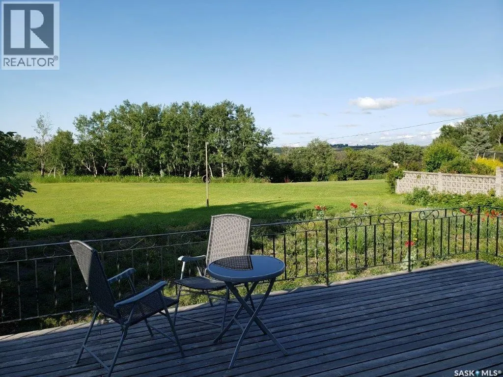 252 Riverbend CRESCENT
