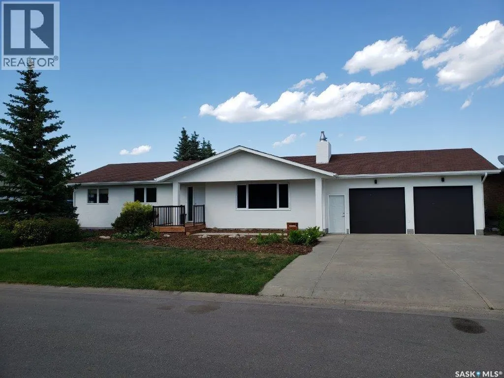 252 Riverbend CRESCENT