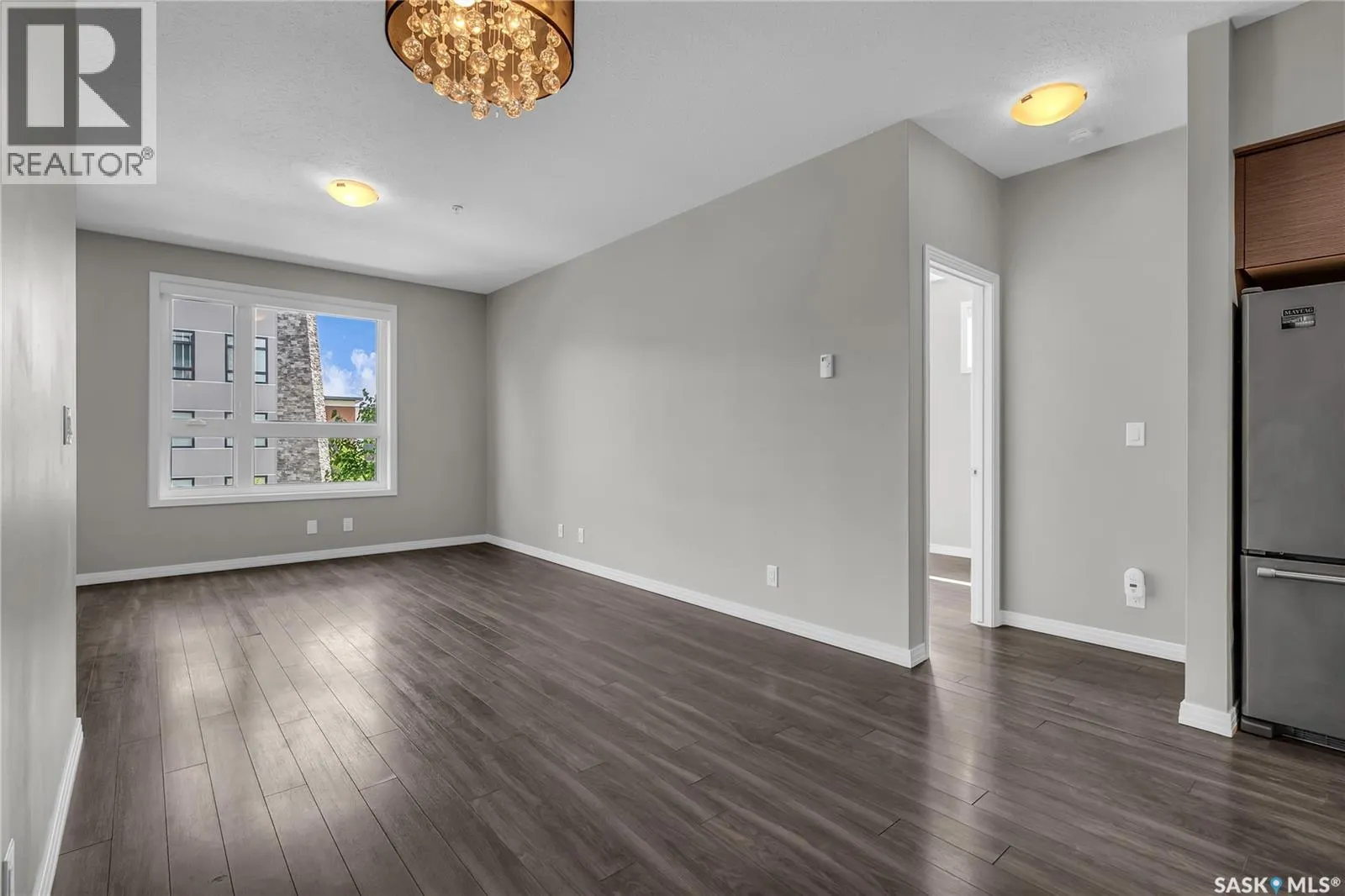 222 235 Evergreen SQUARE
