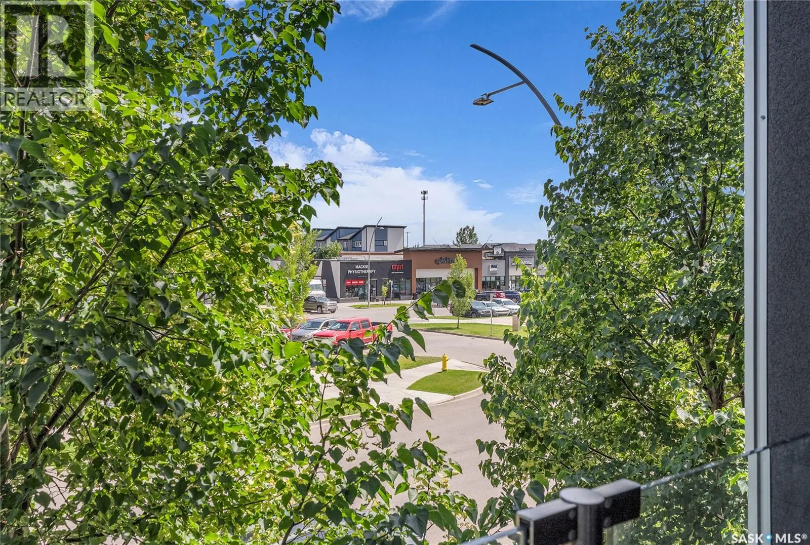 222 235 Evergreen SQUARE