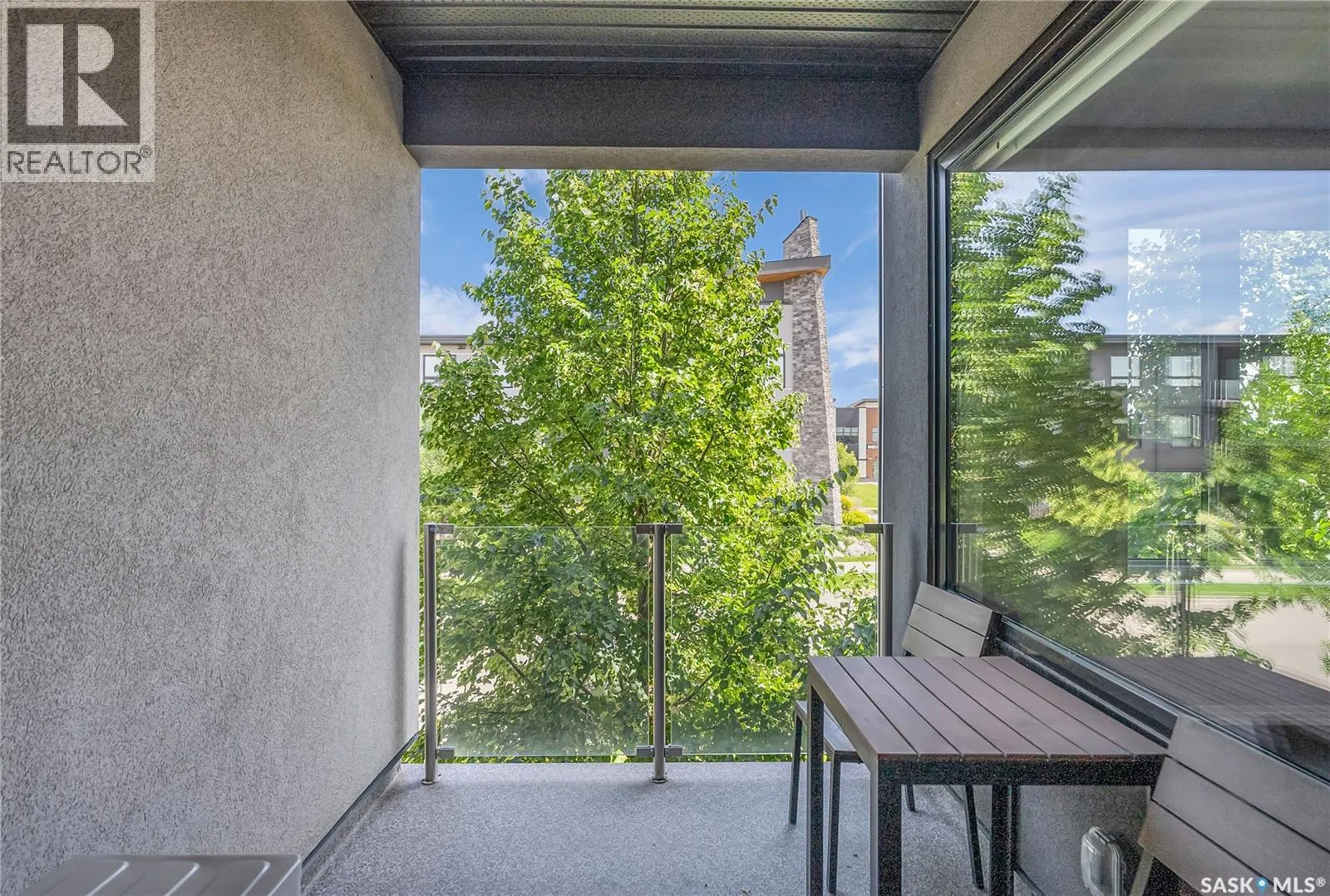 222 235 Evergreen SQUARE