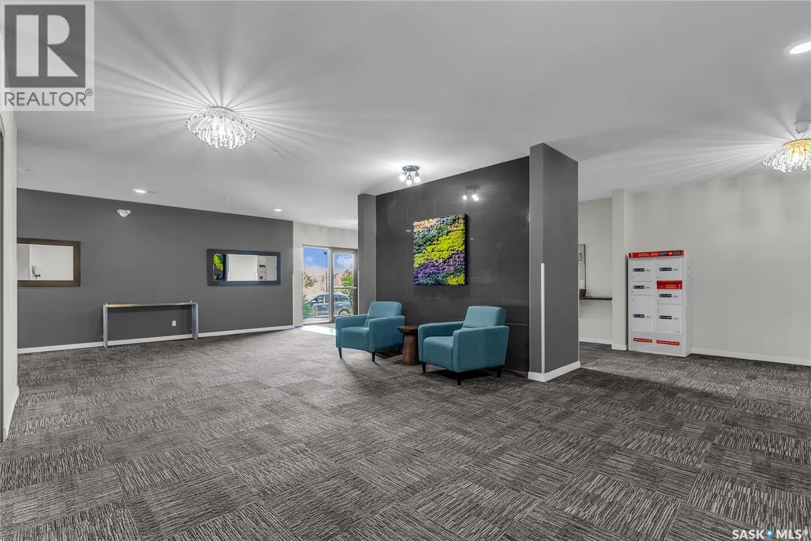 222 235 Evergreen SQUARE