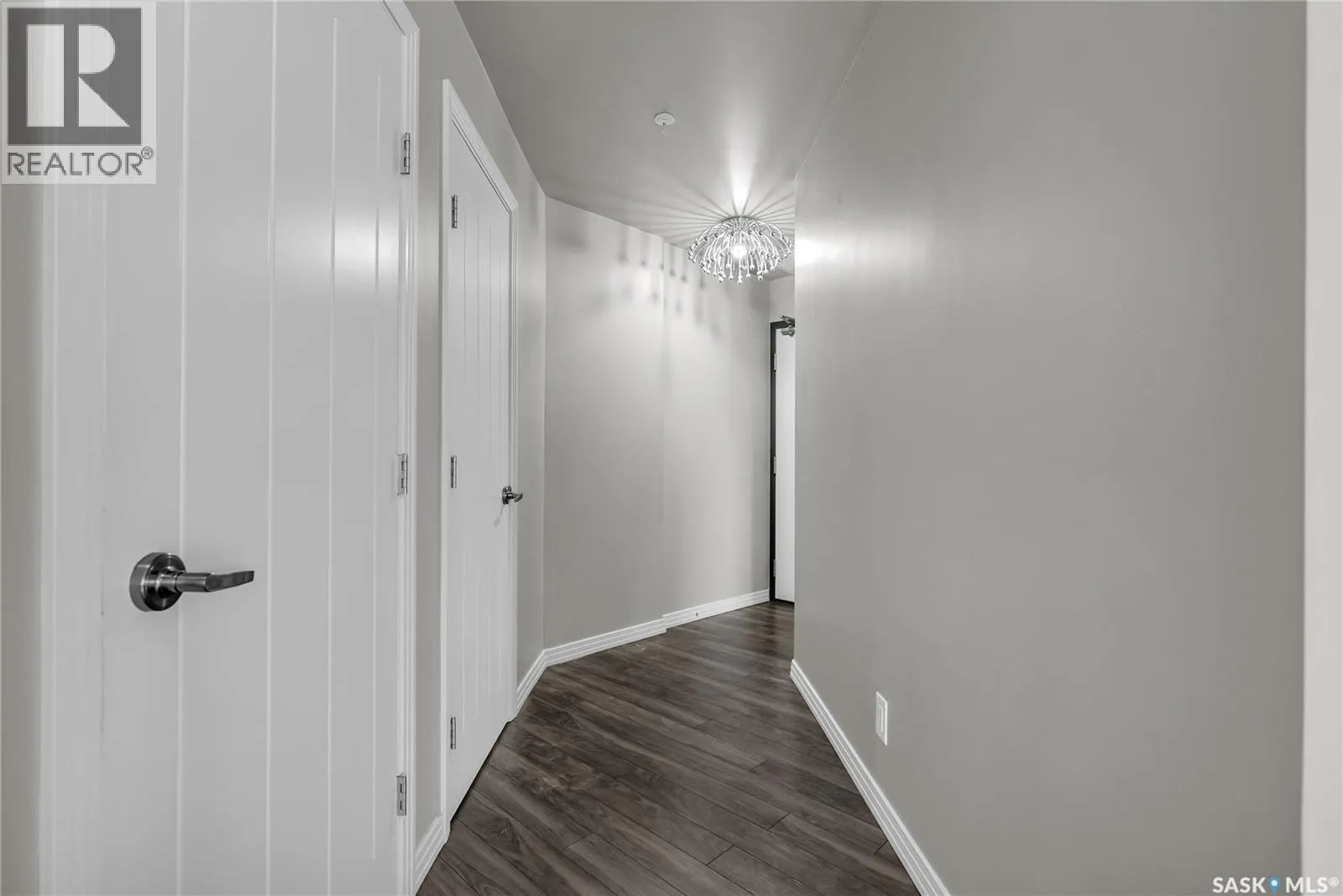 222 235 Evergreen SQUARE