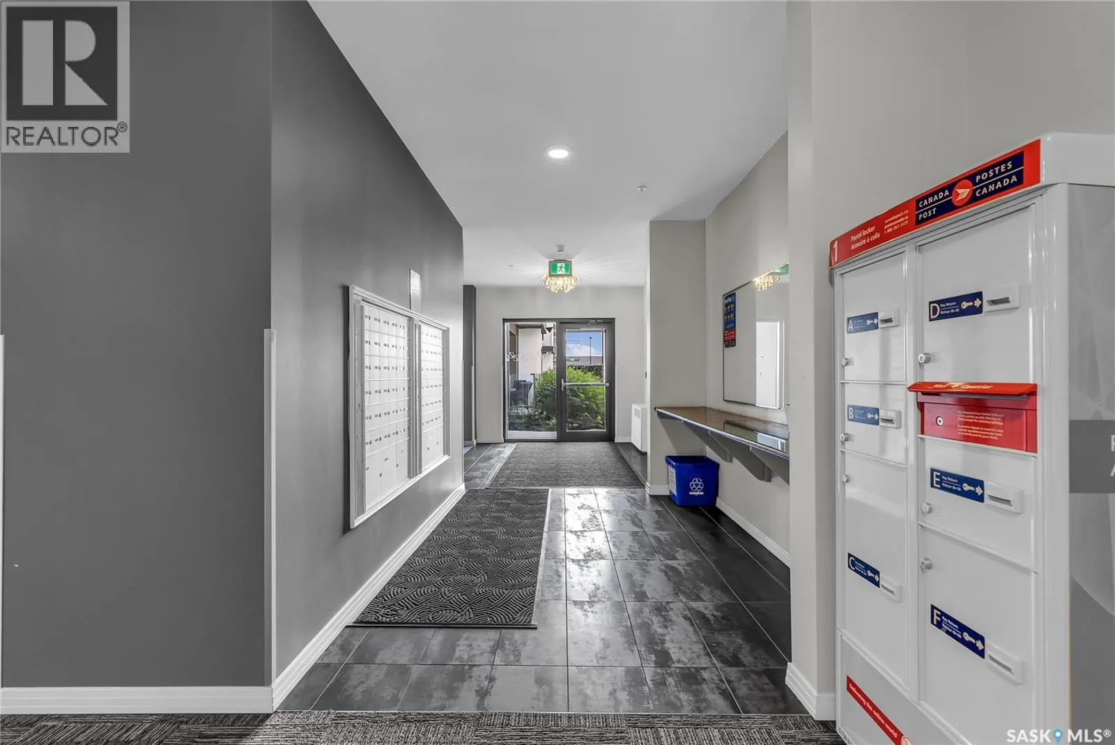 222 235 Evergreen SQUARE