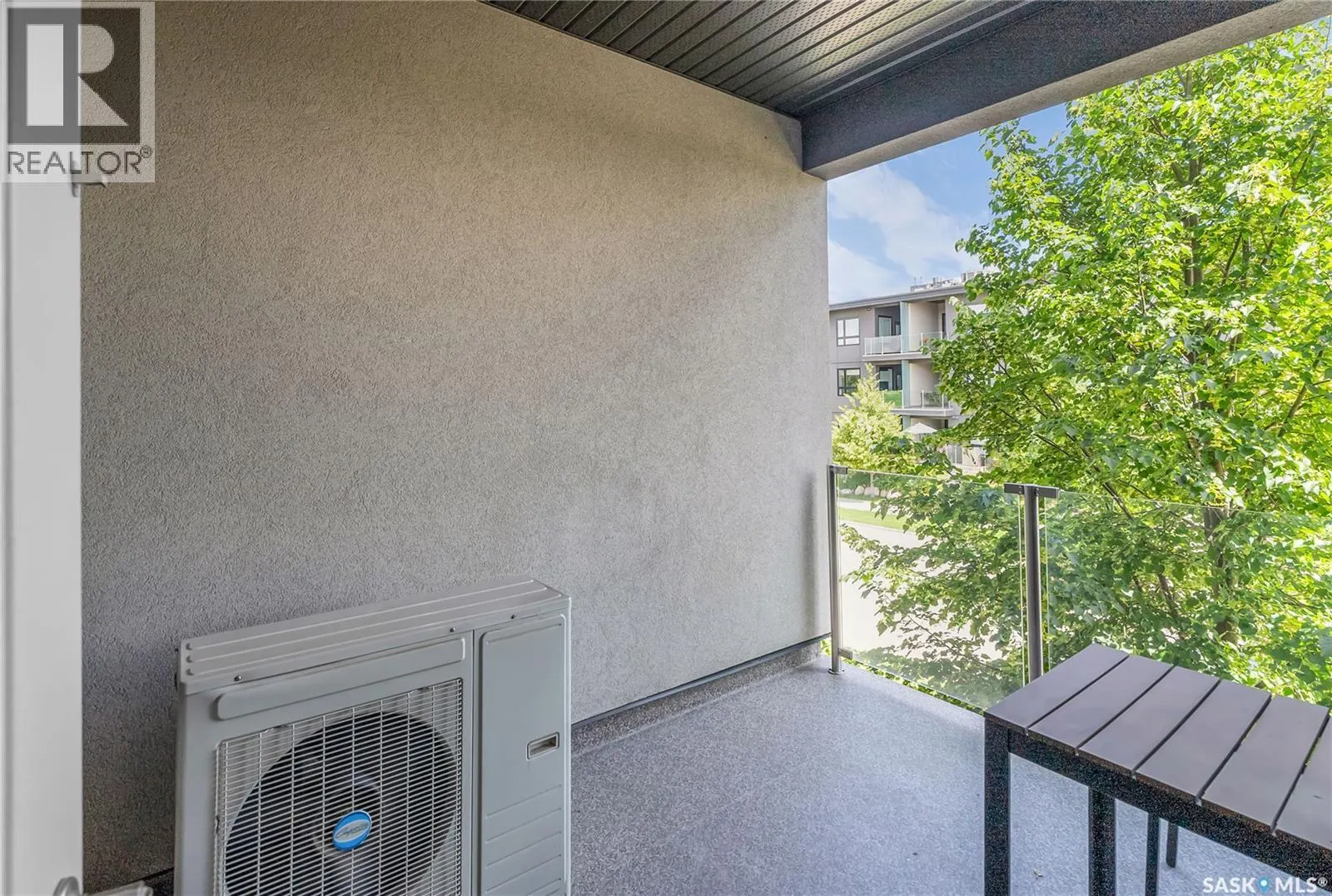 222 235 Evergreen SQUARE