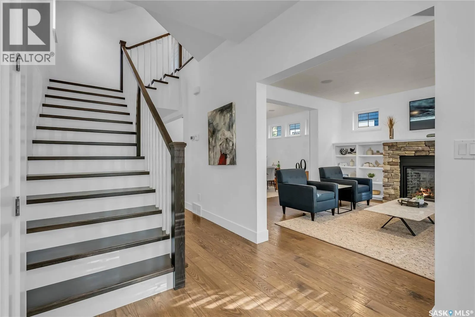 811 Colony STREET