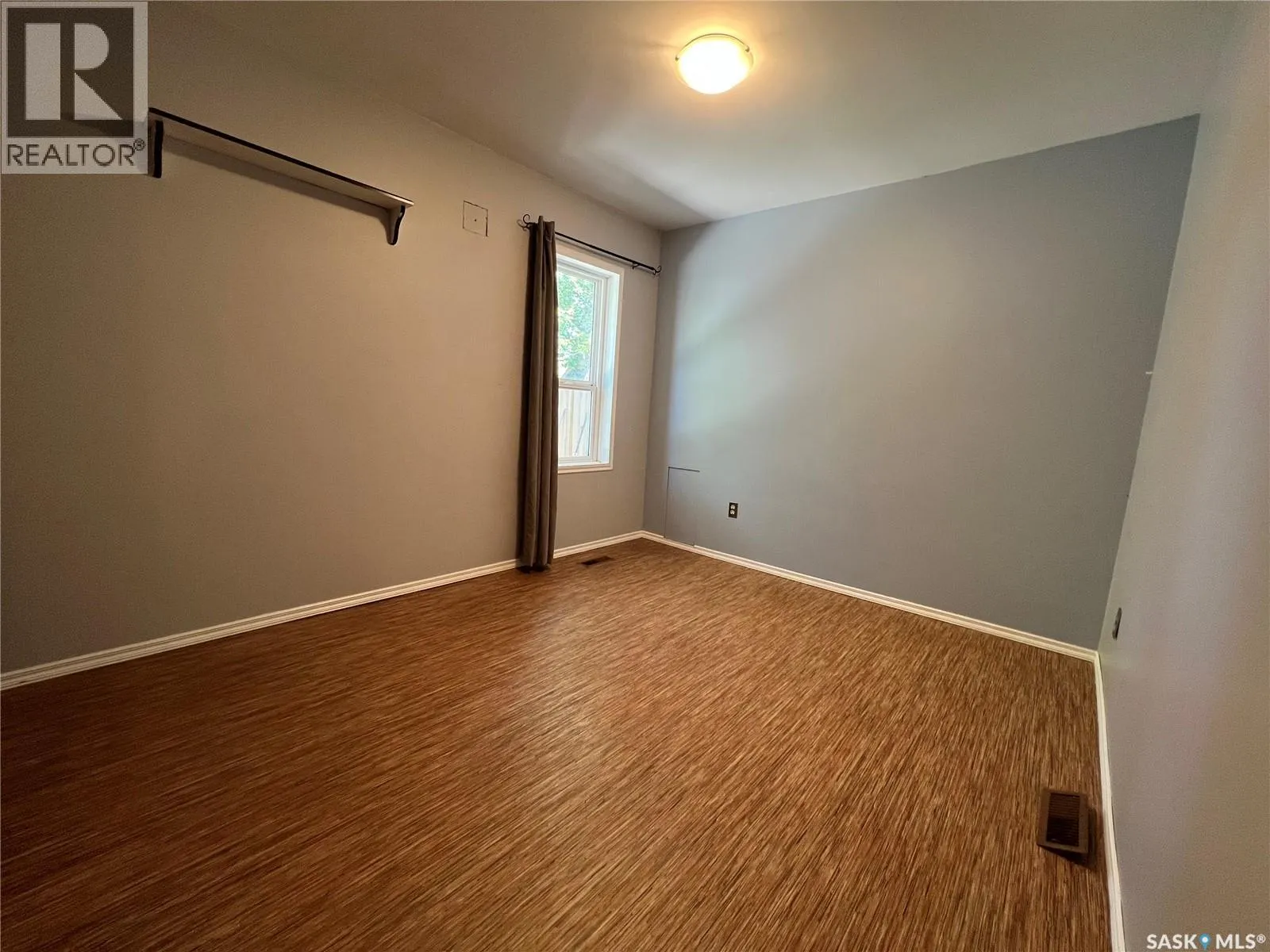 9 11th AVENUE SE